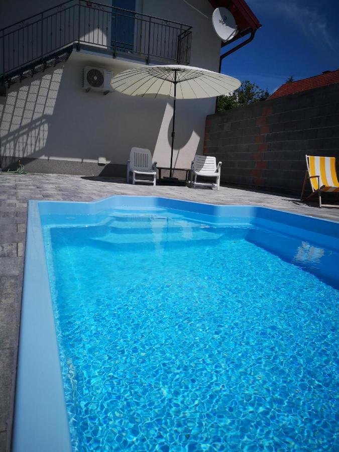 Yosefsfeld Bed & Breakfast Kutjevo Exterior foto