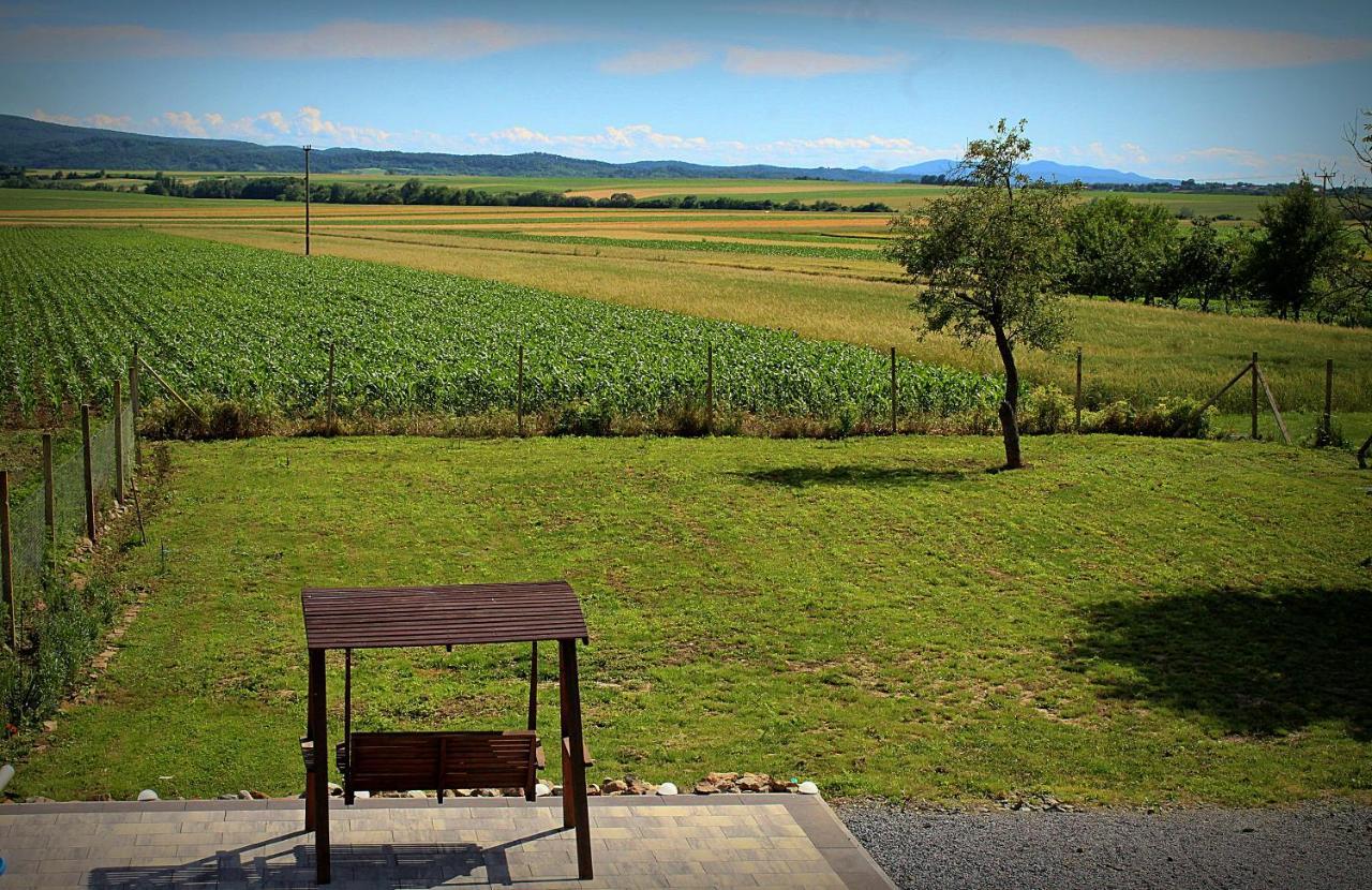 Yosefsfeld Bed & Breakfast Kutjevo Exterior foto