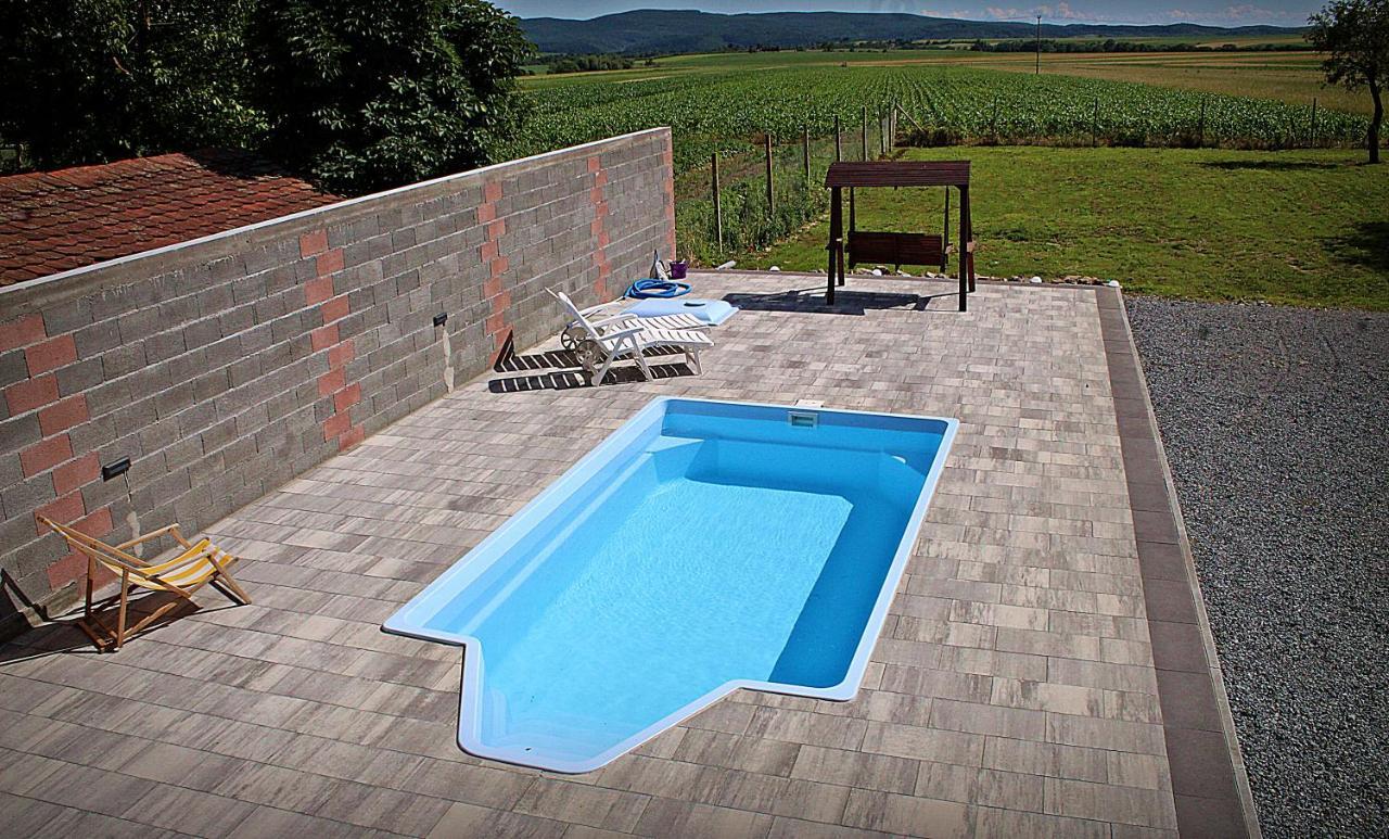 Yosefsfeld Bed & Breakfast Kutjevo Exterior foto