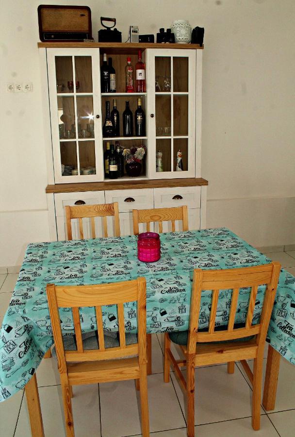 Yosefsfeld Bed & Breakfast Kutjevo Exterior foto